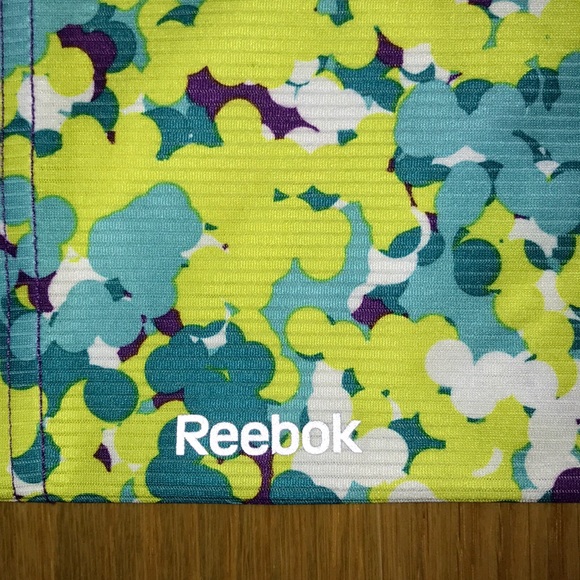 2-Pack Reebok Workout Tops - Picture 3 of 4